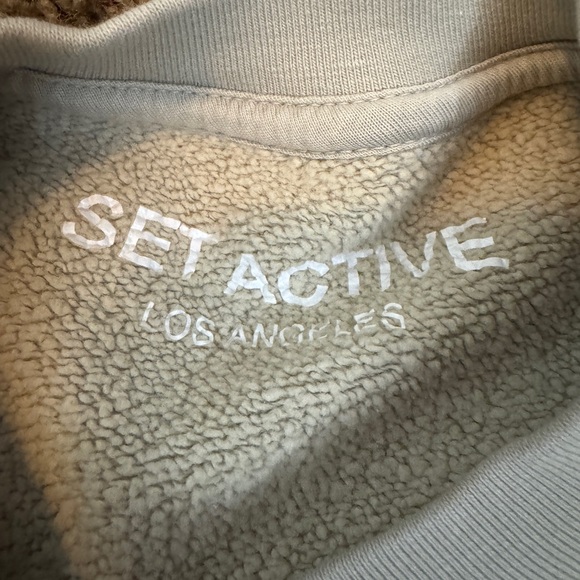 SET Active Crop Sweatshirt - Picture 2 of 4